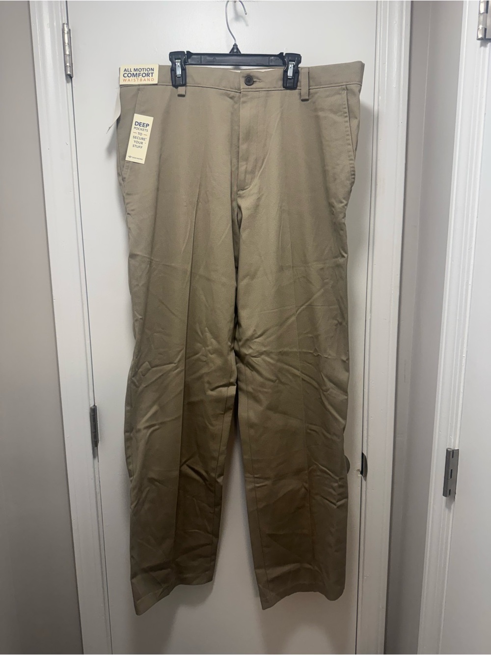*Dockers Men's Khaki Chinos - Tan